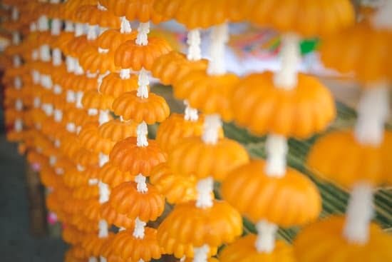 Making Scented Oil Candles