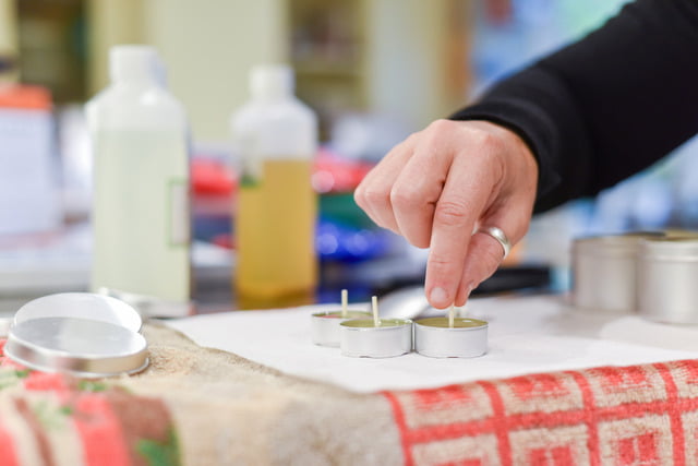 Embeds And Inclusions In Candle Making