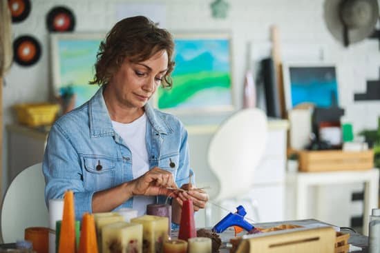 Step-by-step guide on incorporating essential oils for candle making success