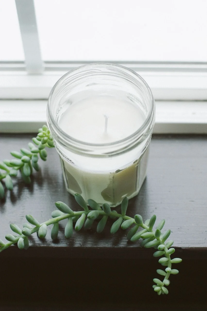 How to blend essential oils for candle making: a step-by-step guide for beginners