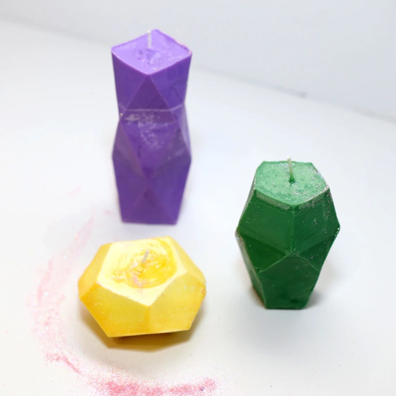 Step-by-step guide on starting a thriving candle making business from the comfort of your home