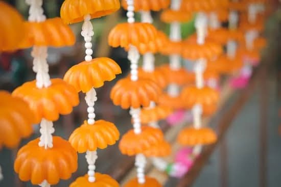 Where to buy candle making kits Gold Coast: Visit local craft stores for quality supplies