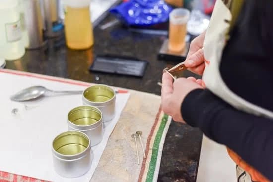 Scented candle making courses in London - Learn to craft your own signature fragrances