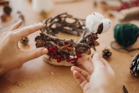 Explore the latest candle making techniques and trends in Candle Making Magazine online