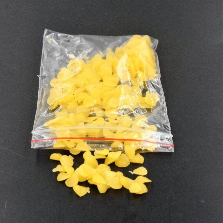 Candle making starter kit with soy: Complete set for beginners, includes soy wax, wicks, and essential oils