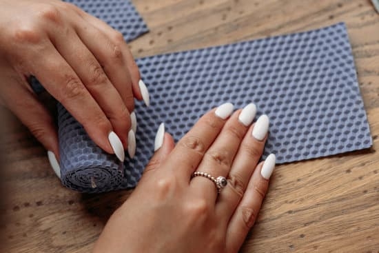 Step-by-step guide to crafting candles at home - Candle making essay