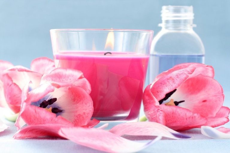 Step-by-step guide for making soy candle tarts with natural ingredients for a cozy atmosphere